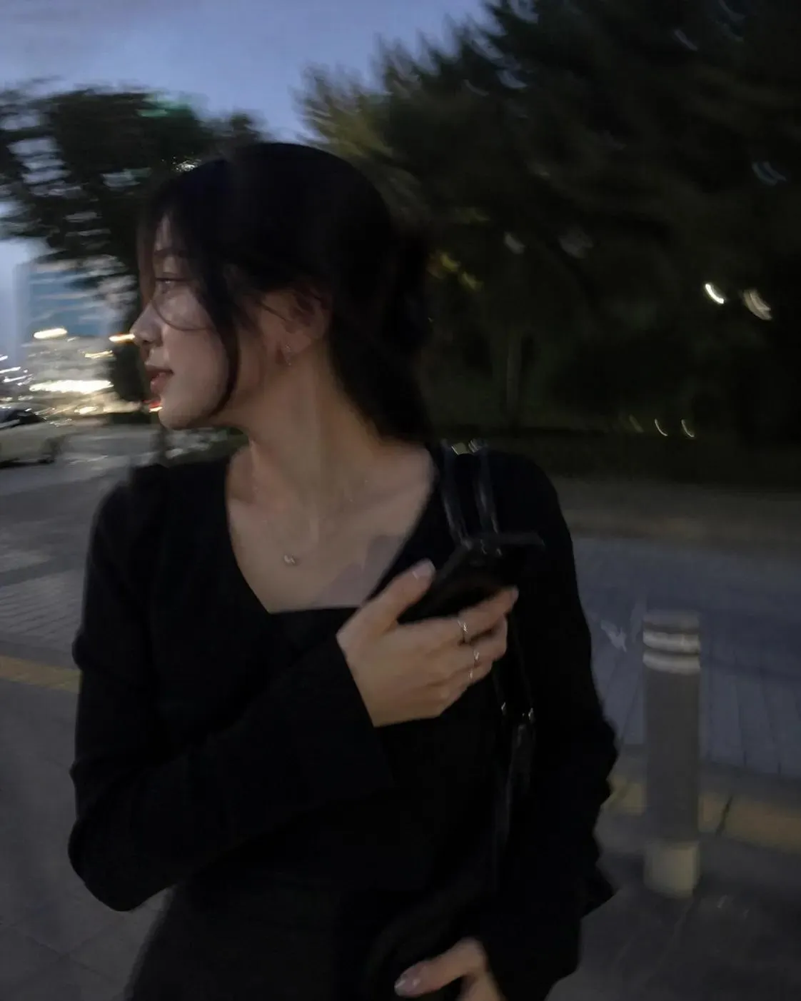 如何用AI生成一张iPhone抓拍的日常真实快照