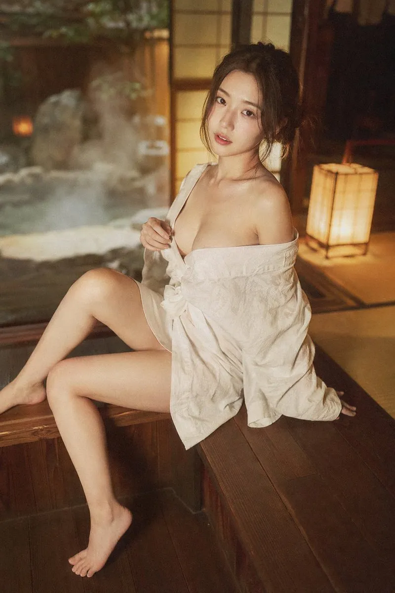 如何用AI生成日式温泉旅馆风情画：35mm胶片质感人像SOP